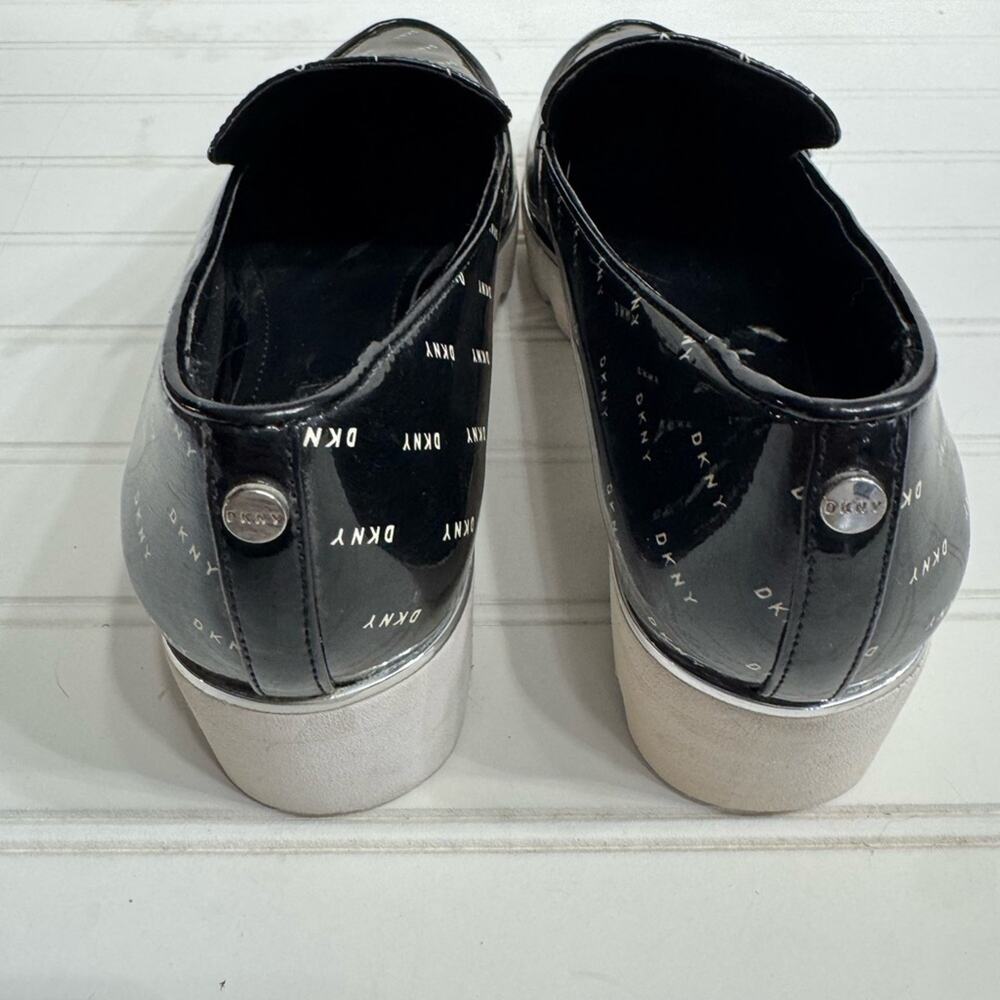 DKNY Womens Sz 8 Logo Black Lug Sole Loafers Patent Leather Platform Chunky Y2K - Picture 5 of 7